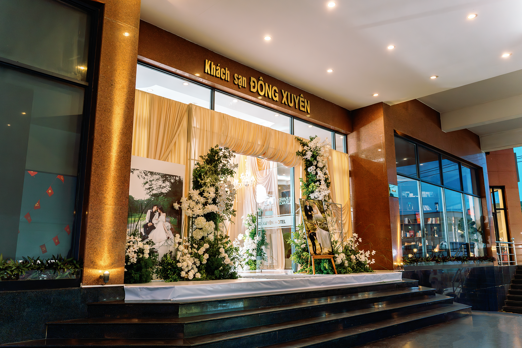 ĐẶT TIỆC CƯỚI TẠI ĐÔNG XUYÊN HOTEL – TẶNG TOUR CHỢ NỔI LONG XUYÊN CHO CÔ DÂU CHÚ RỂ